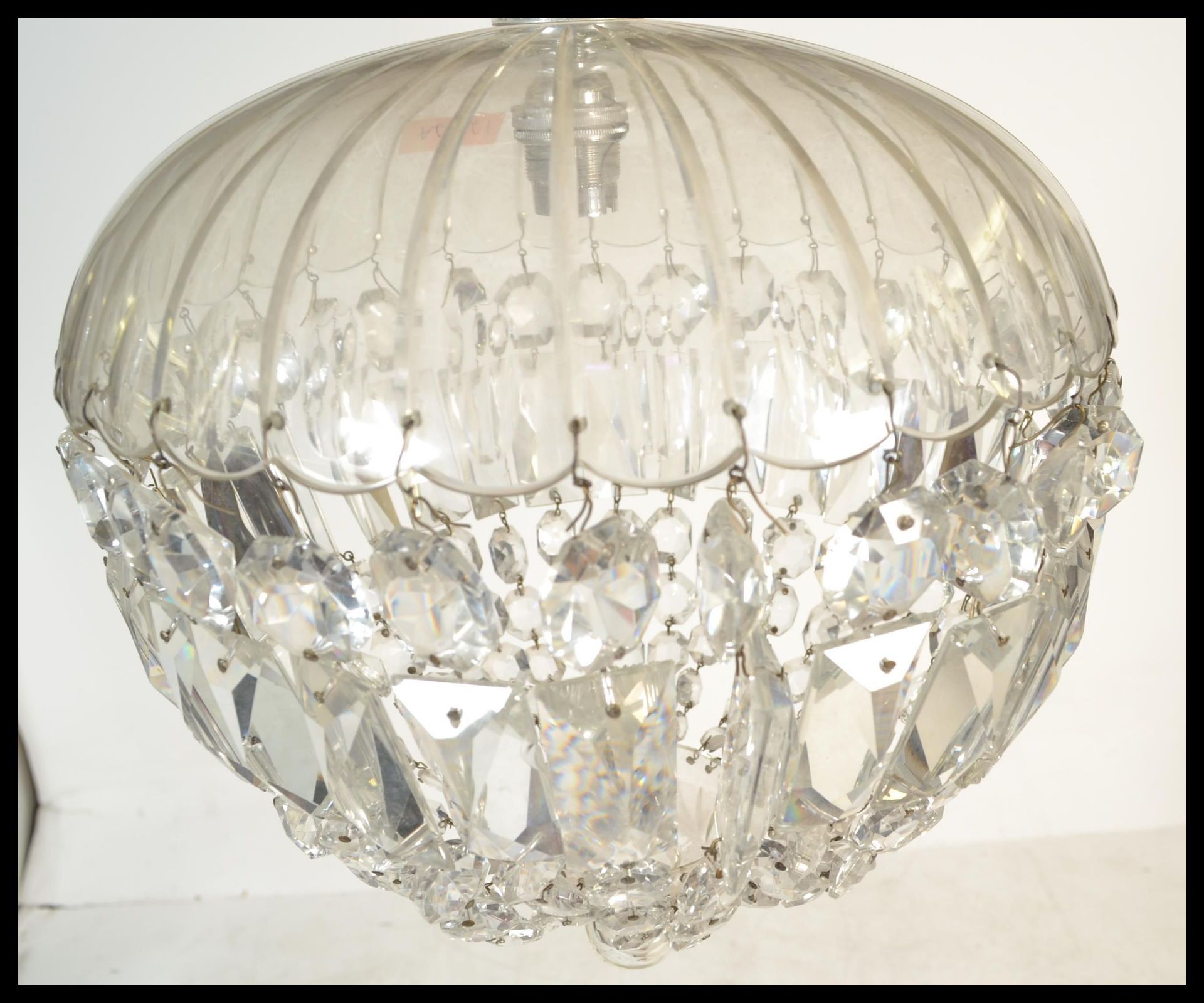 An early 20th Century large glass crystal chandelier hanging light fixture having multiple strands - Bild 4 aus 8