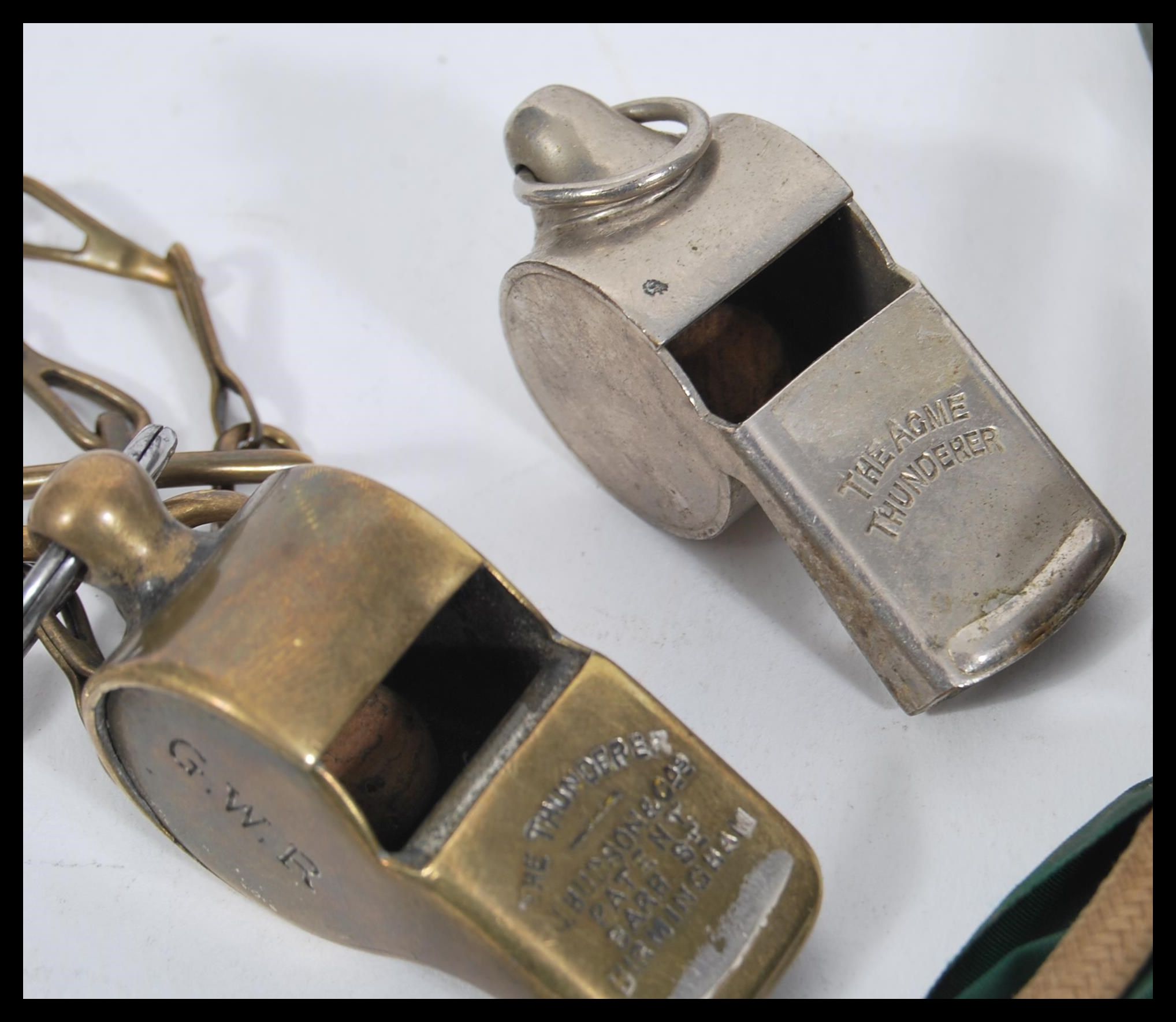 A collection of vintage early 20th Century whistles to include GWR railway, Military, Police, - Image 6 of 7