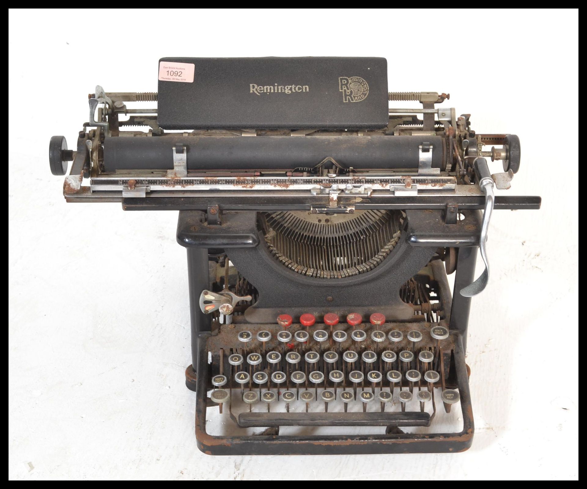 A vintage retro 20th Century industrial Remington Rand USA American made typewriter. - Image 2 of 4