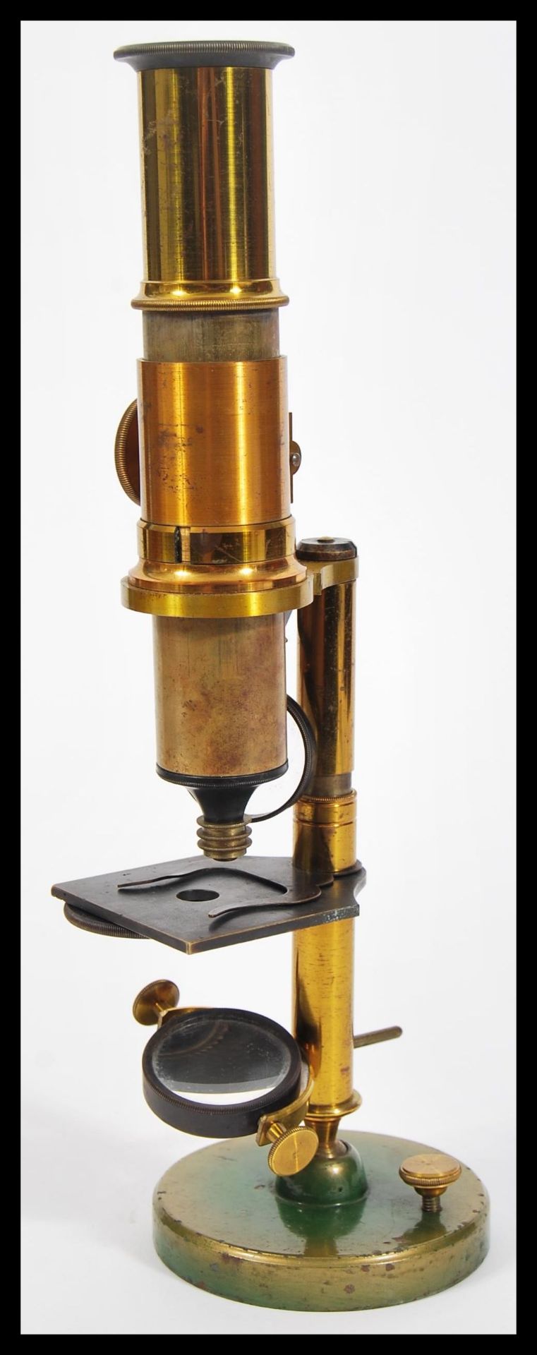 A 19th Century Victorian brass microscope on circular swivel base complete in original box with JD - Bild 2 aus 7