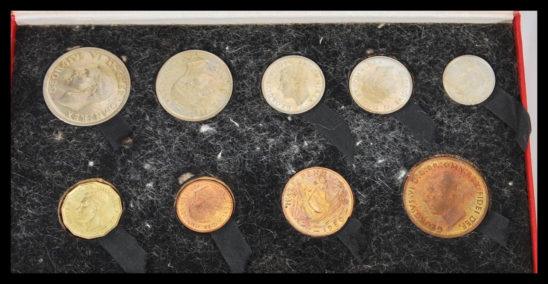 A collection of 20th Century proof and specimen coins, to include 1953 coin set, 1937 specimen coins - Bild 2 aus 8