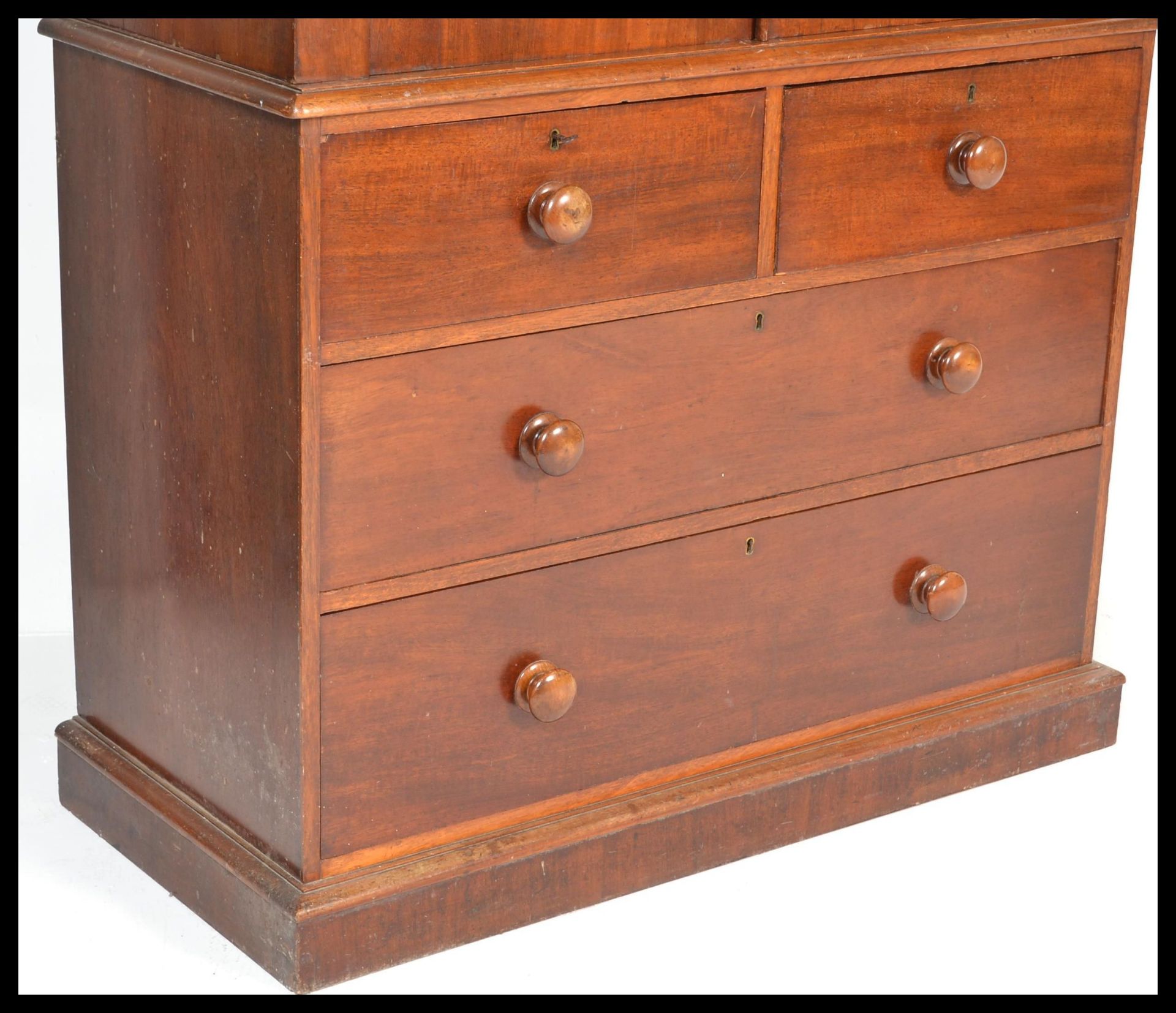 A 19th Century mahogany linen press, moulded cornice over opposing pair of single raised and fielded - Bild 2 aus 5