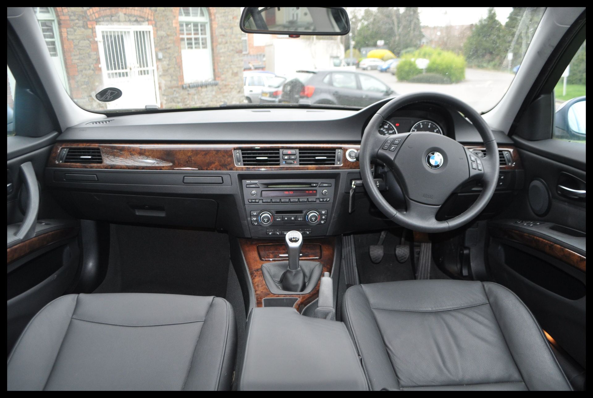 A 3 series 318i BMW five door saloon car. WN57 YGH - Image 8 of 12