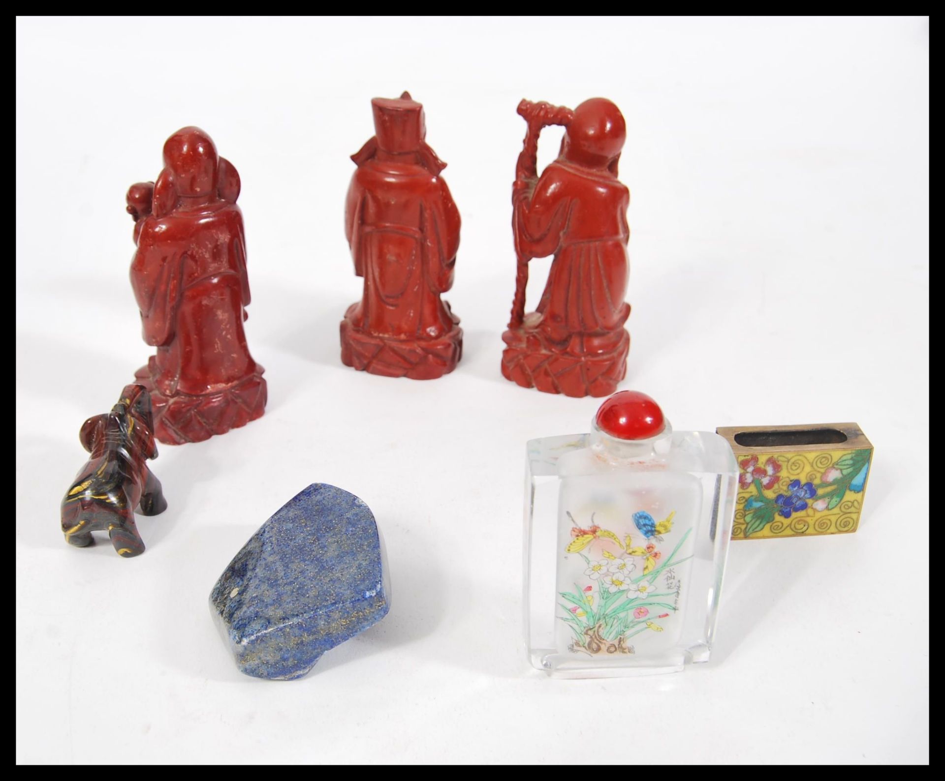 A collection of Oriental wares to include a set of three red Cinnabar lacquer type elder - Bild 2 aus 2