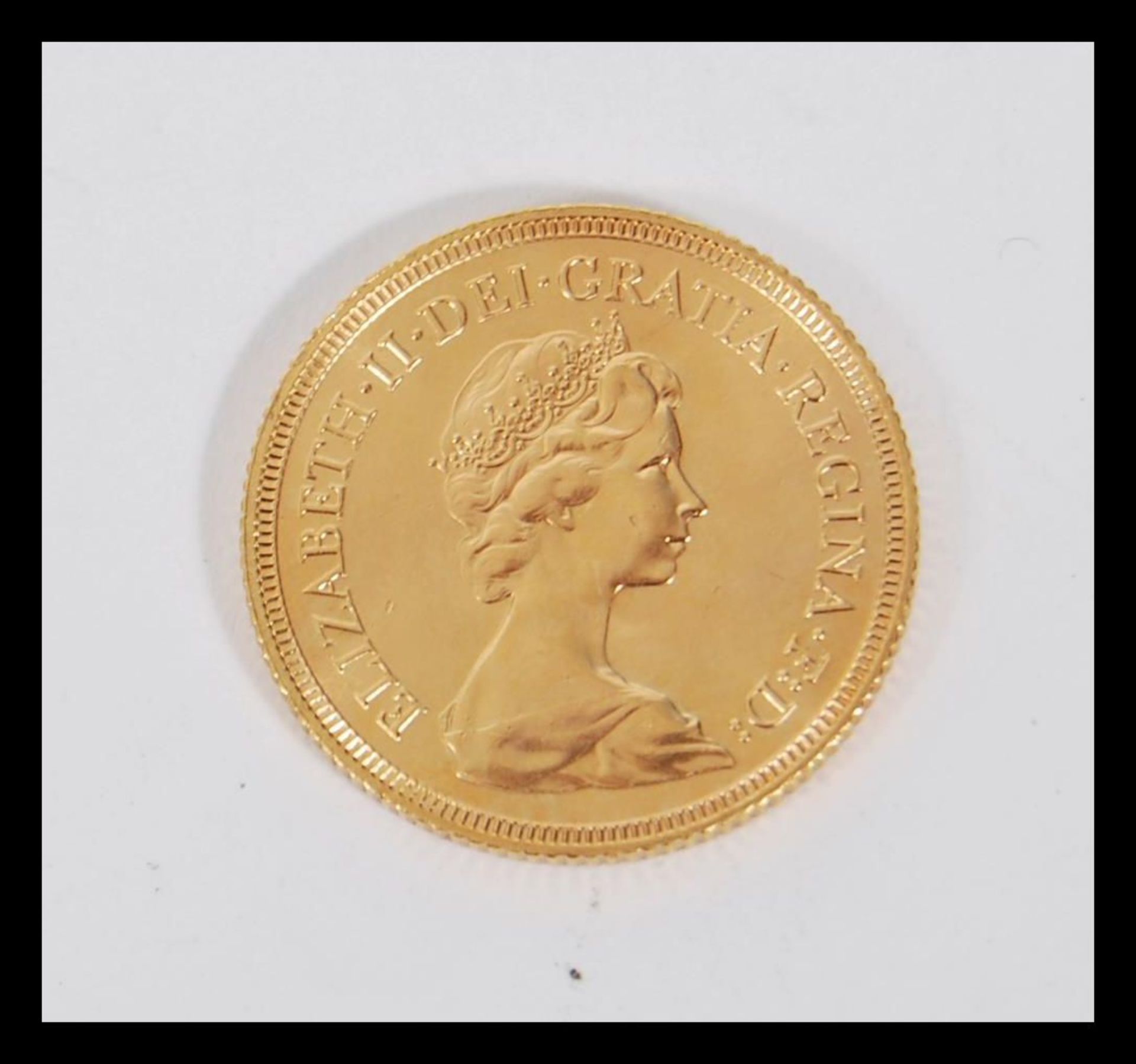 A 22ct gold 1981 sovereign having the Queen Elizabeth II facing right with George and the dragon