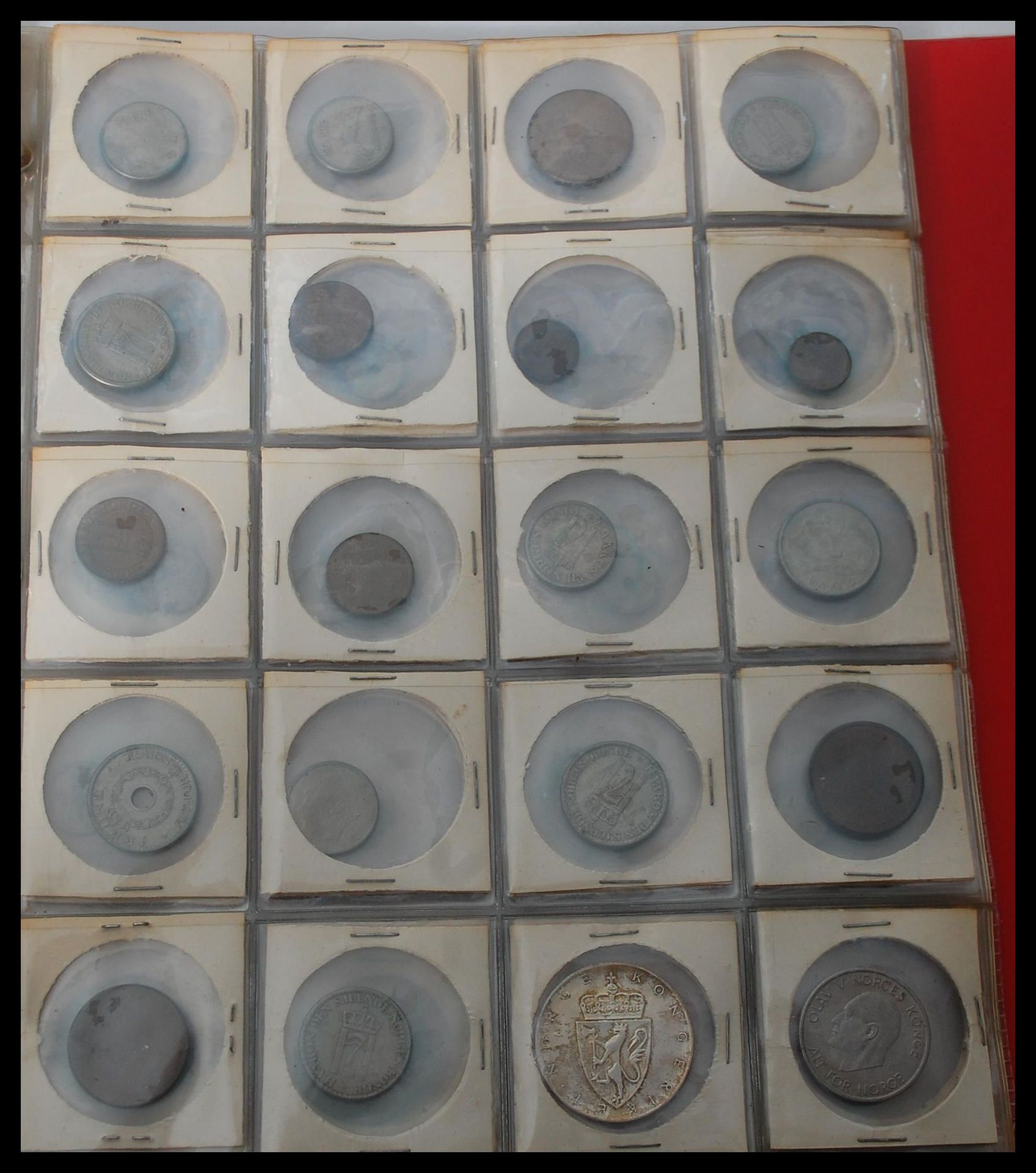 Three albums of assorted coins to include a good assortment of British Half Crowns dating from - Bild 9 aus 18