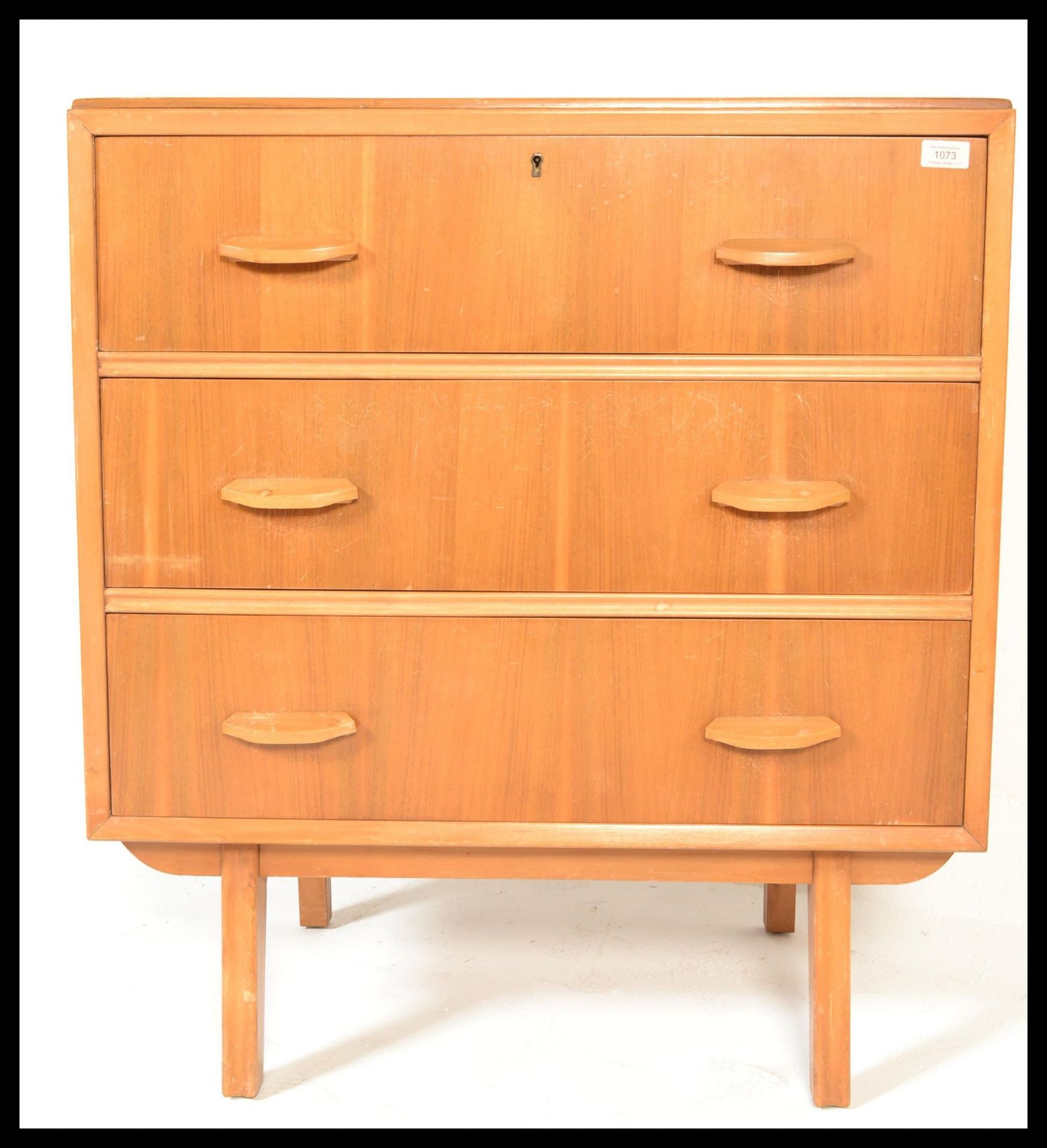 A vintage retro 20th Century Danish inspired teak wood chest of drawers, three long drawers raised - Bild 3 aus 6