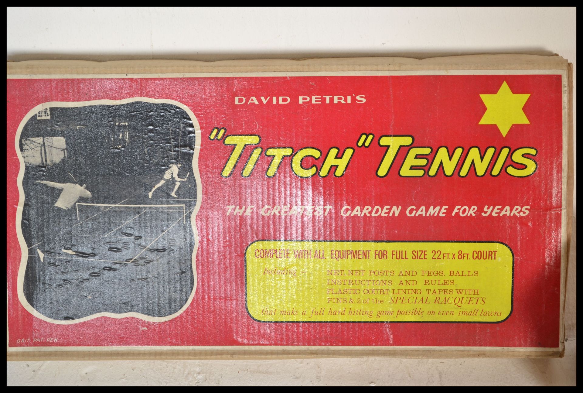 A vintage boxed Junior Croquet set together with a vintage boxed set of David Peters Titch Tennis - Bild 2 aus 3
