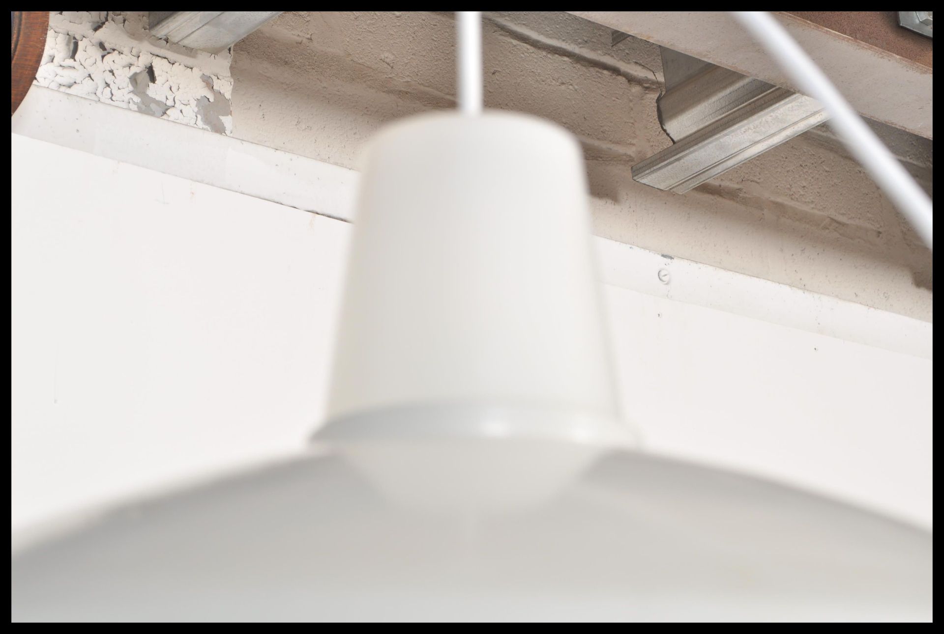 A vintage retro 20th Century ceiling light lamp fi - Image 3 of 3