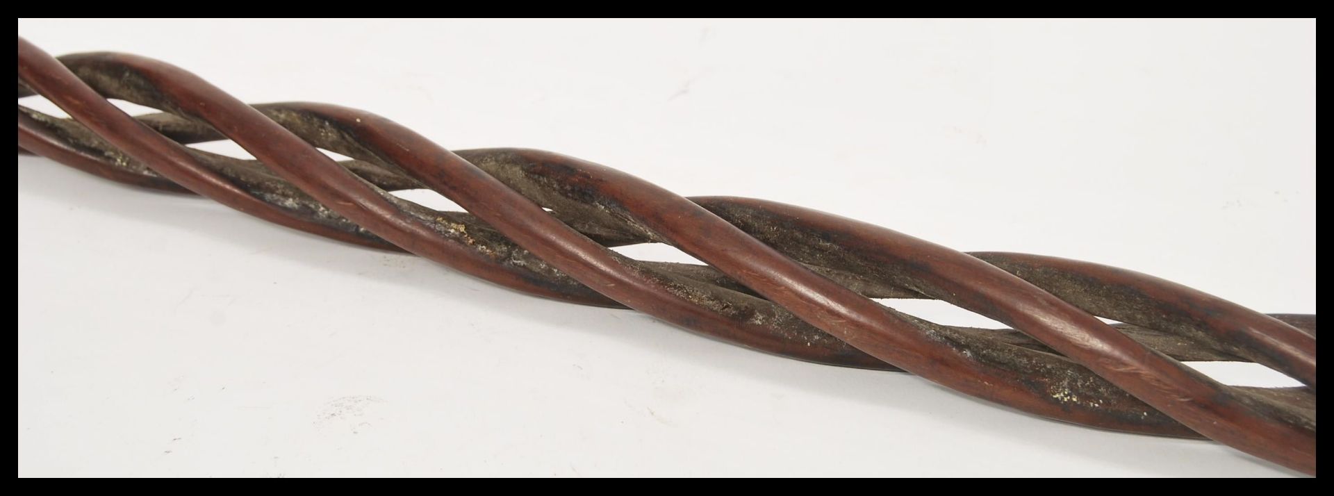 A 19th Century Victorian folk art walking stick cane having a carved twist open column with knob - Bild 3 aus 4