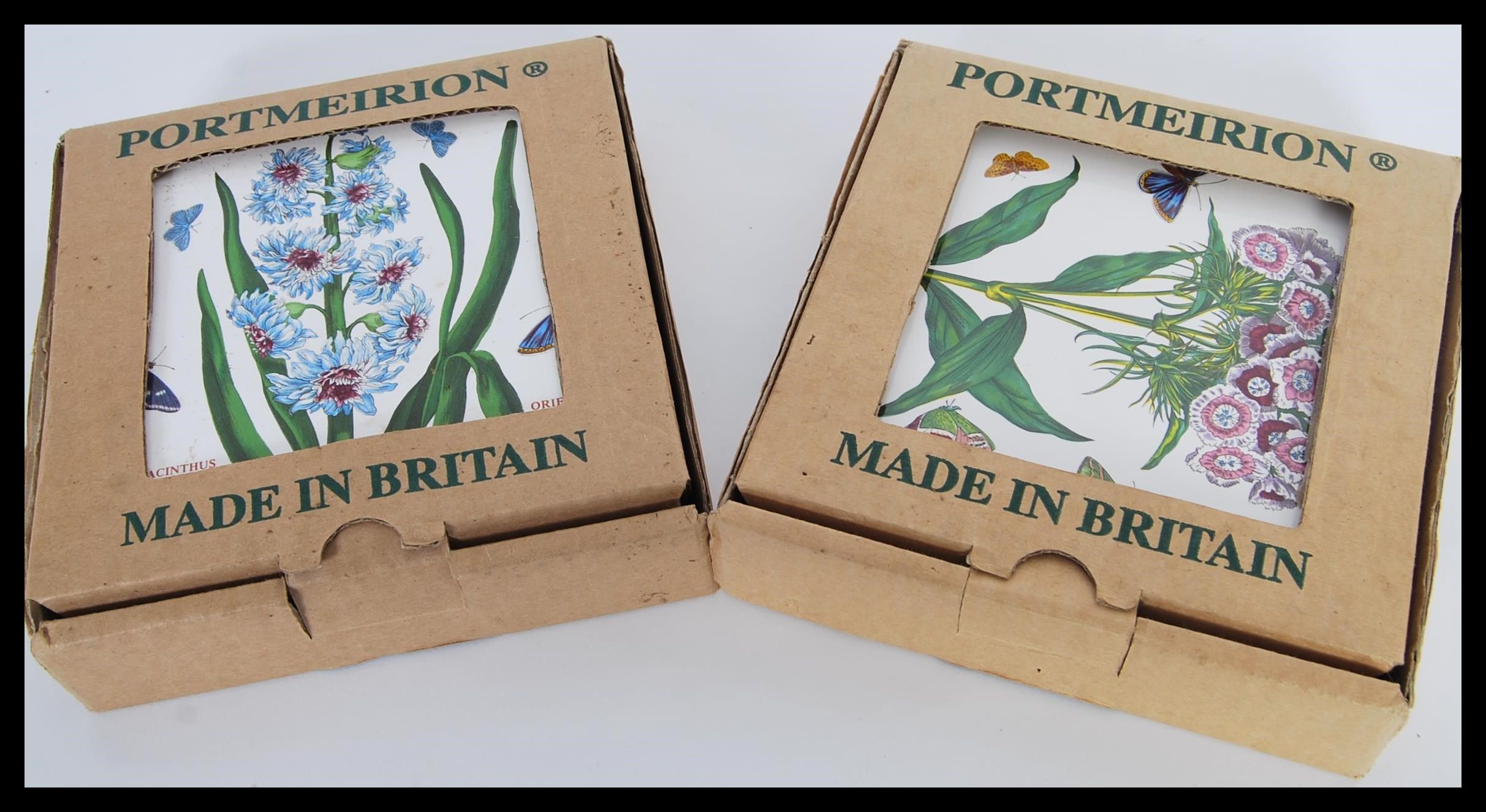 A pair of original boxed Portmeirion Botanical Garden pattern ceramic wall tiles complete in - Image 4 of 4