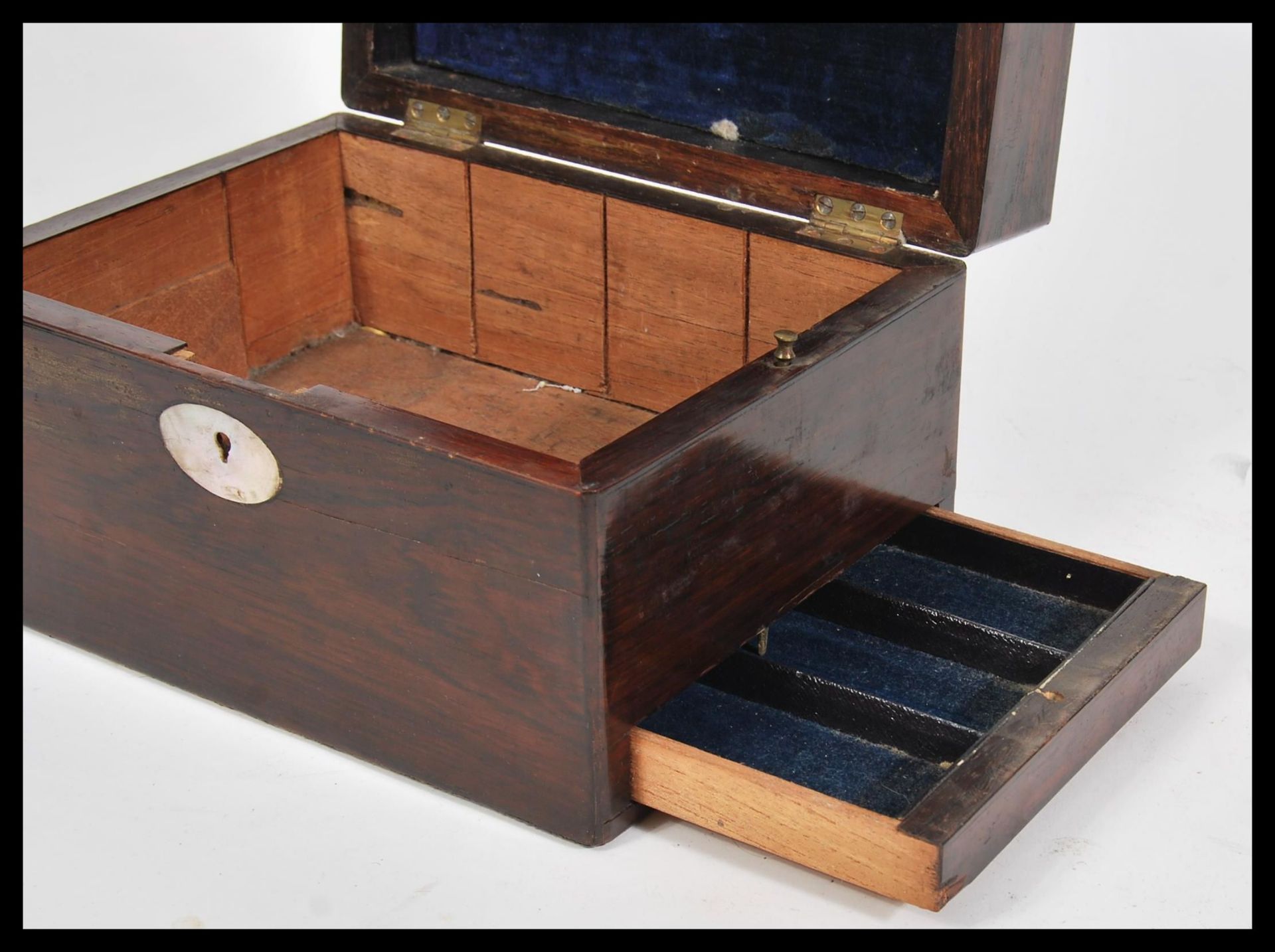 Two 19th Century rosewood boxes to include a jewellery box with mother of pearl panel and a - Bild 4 aus 4