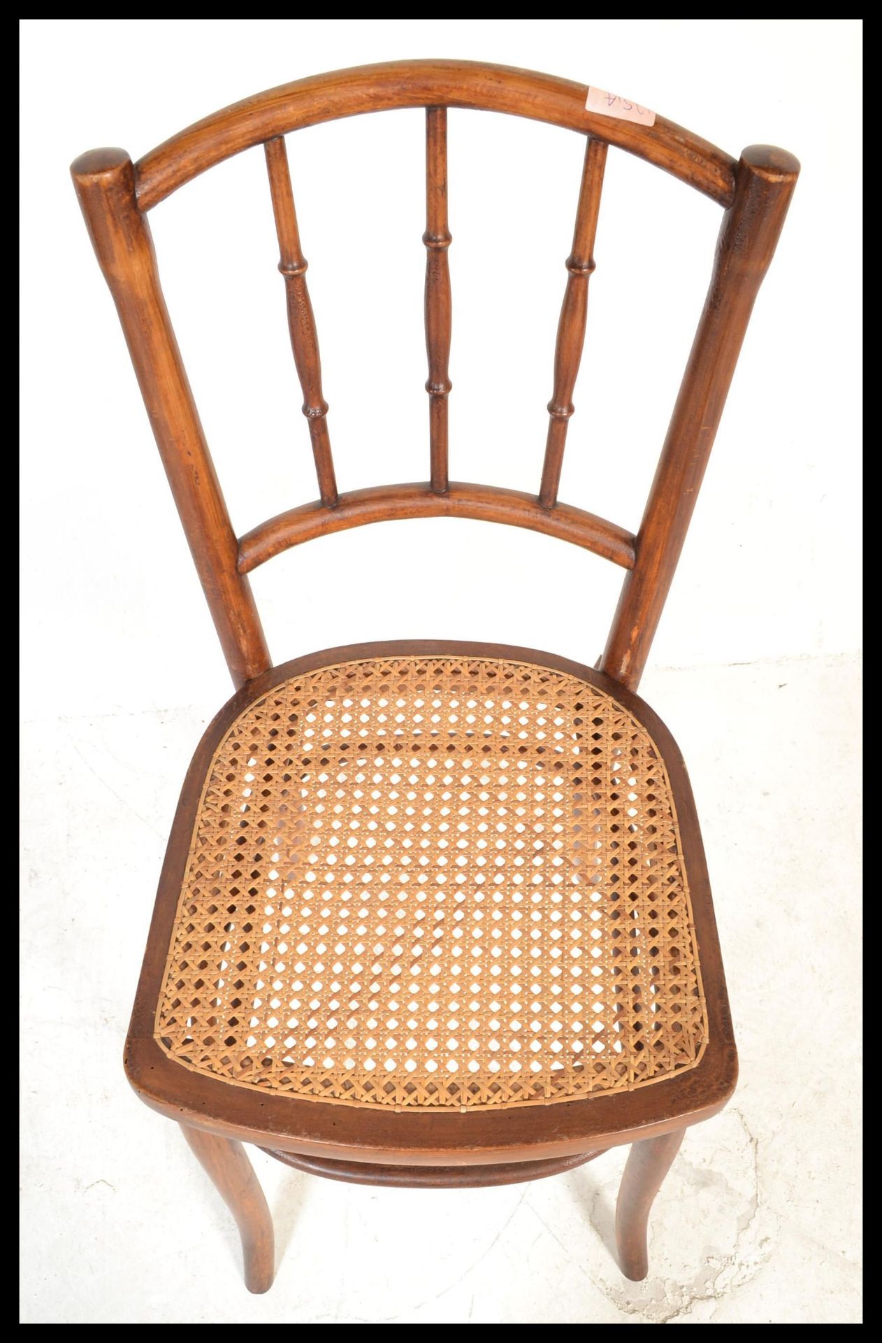 A pair of early 20th Century bentwood bedroom chairs in the manner of Thonet having bergere seats. - Bild 4 aus 5
