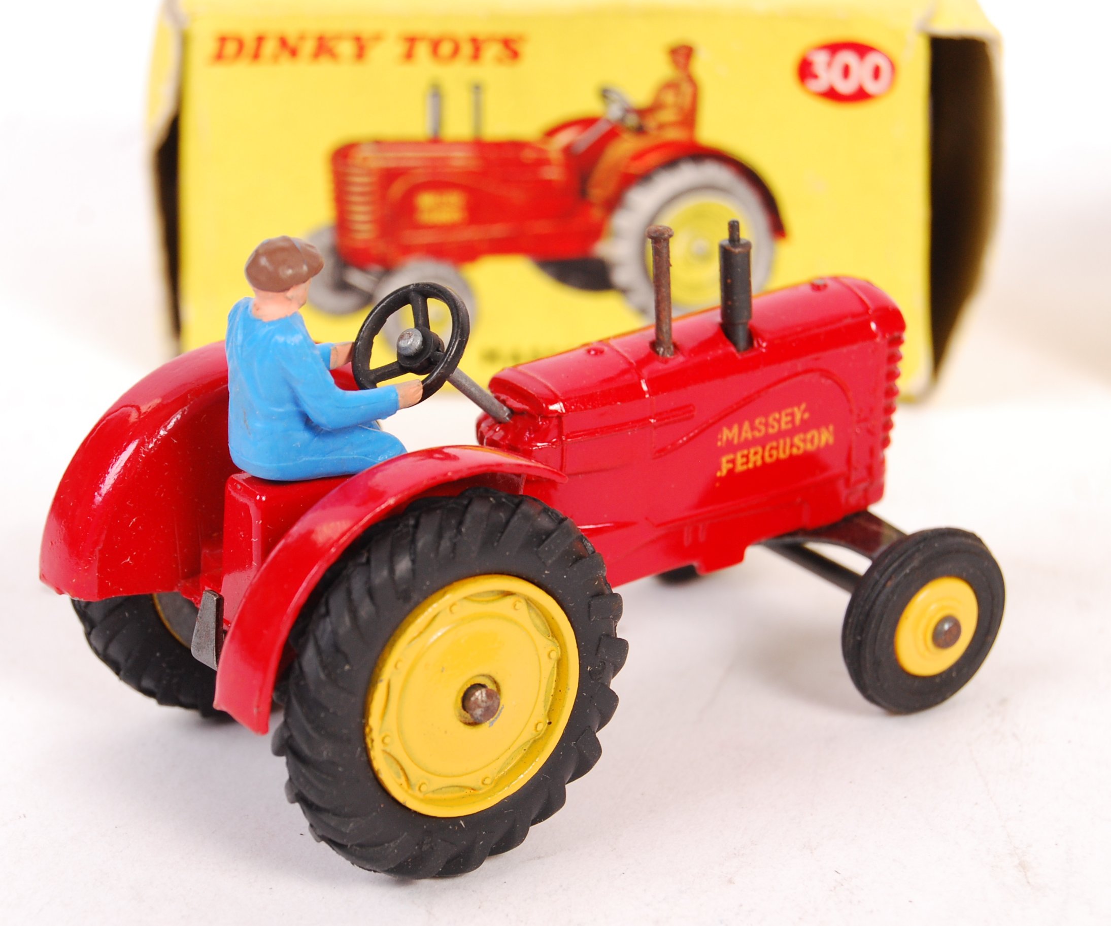 VINTAGE DINKY TOYS DIECAST MODEL TRACTOR & TRAILER BOXED - Image 4 of 5