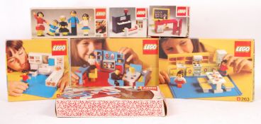 COLLECTION OF VINTAGE BOXED LEGO BUILDING SETS