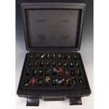 WARHAMMER - GAMES WORKSHOP CASE & FIGURES