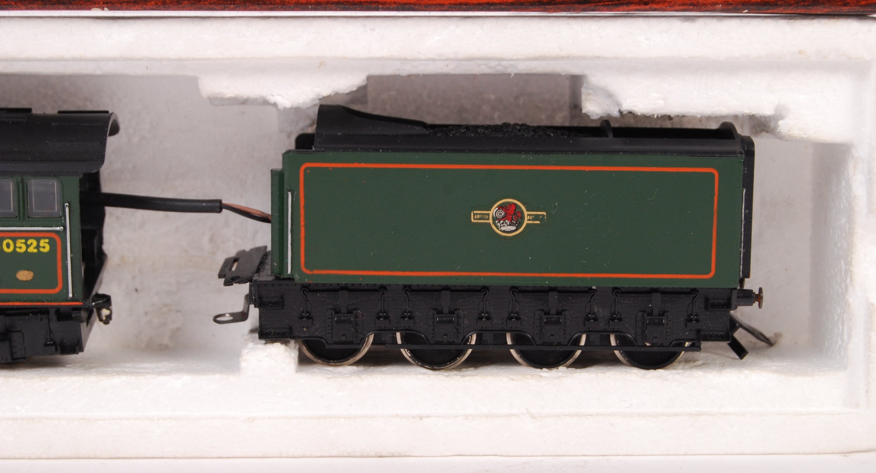 LILIPUT 00 GAUGE MODEL RAILWAY TRAINSET LOCO A H PEPPERCORN - Image 3 of 5