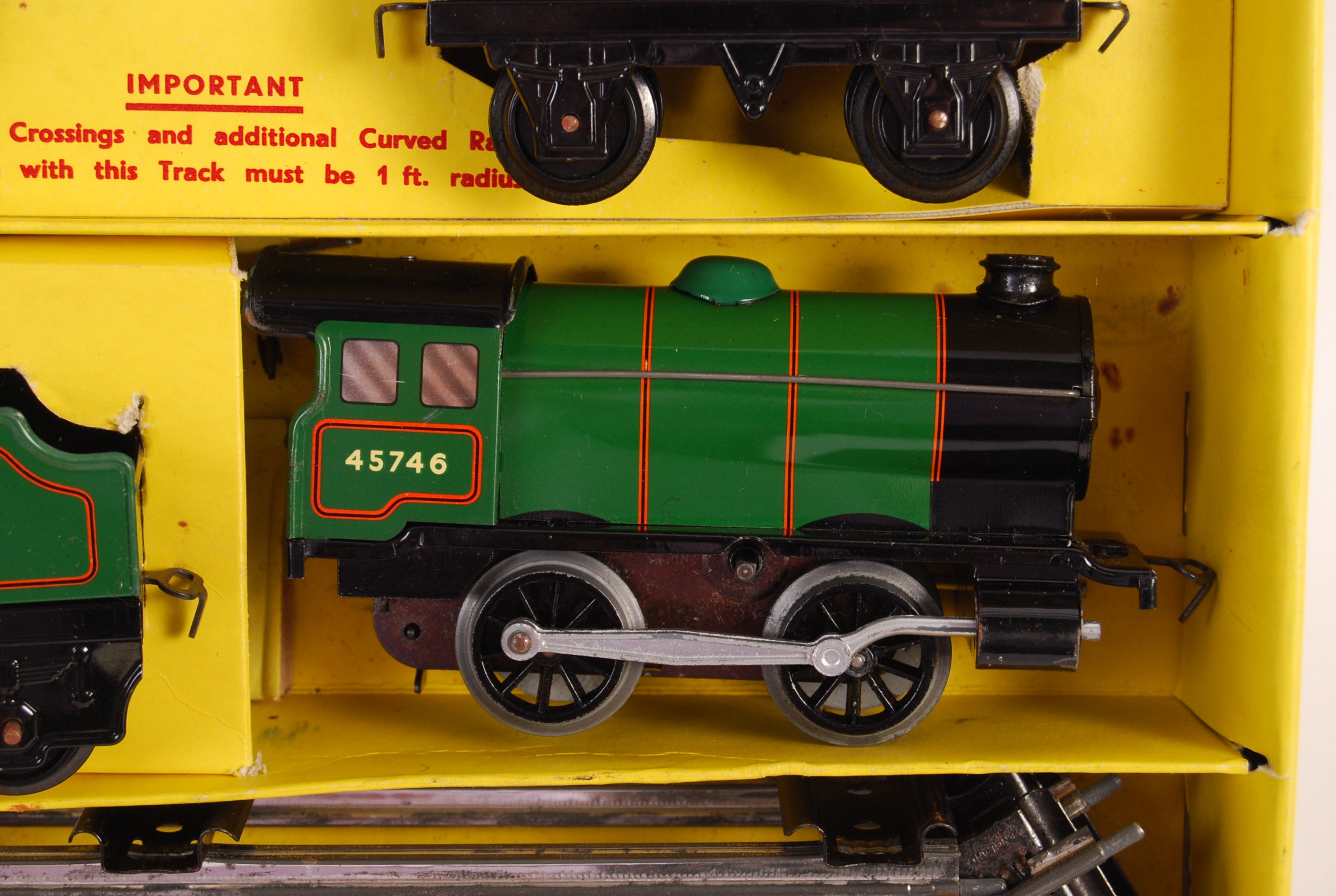 RARE HORNBY CLOCKWORK 0 GAUGE RAILWAY TRAIN SET CLOCKWORK - Image 2 of 5