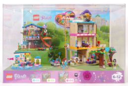LEGO FRIENDS SHOP DISPLAY BOX FEATURING SETS 41328, 41335 & 41340