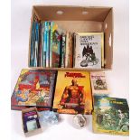 LARGE COLLECTION OF VINTAGE DUNGEONS & DRAGONS / FANTASY ITEMS