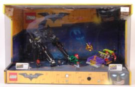 LEGO THE BATMAN MOVIE SHOP DISPLAY BOX FEATURING SETS 70908 & 70906