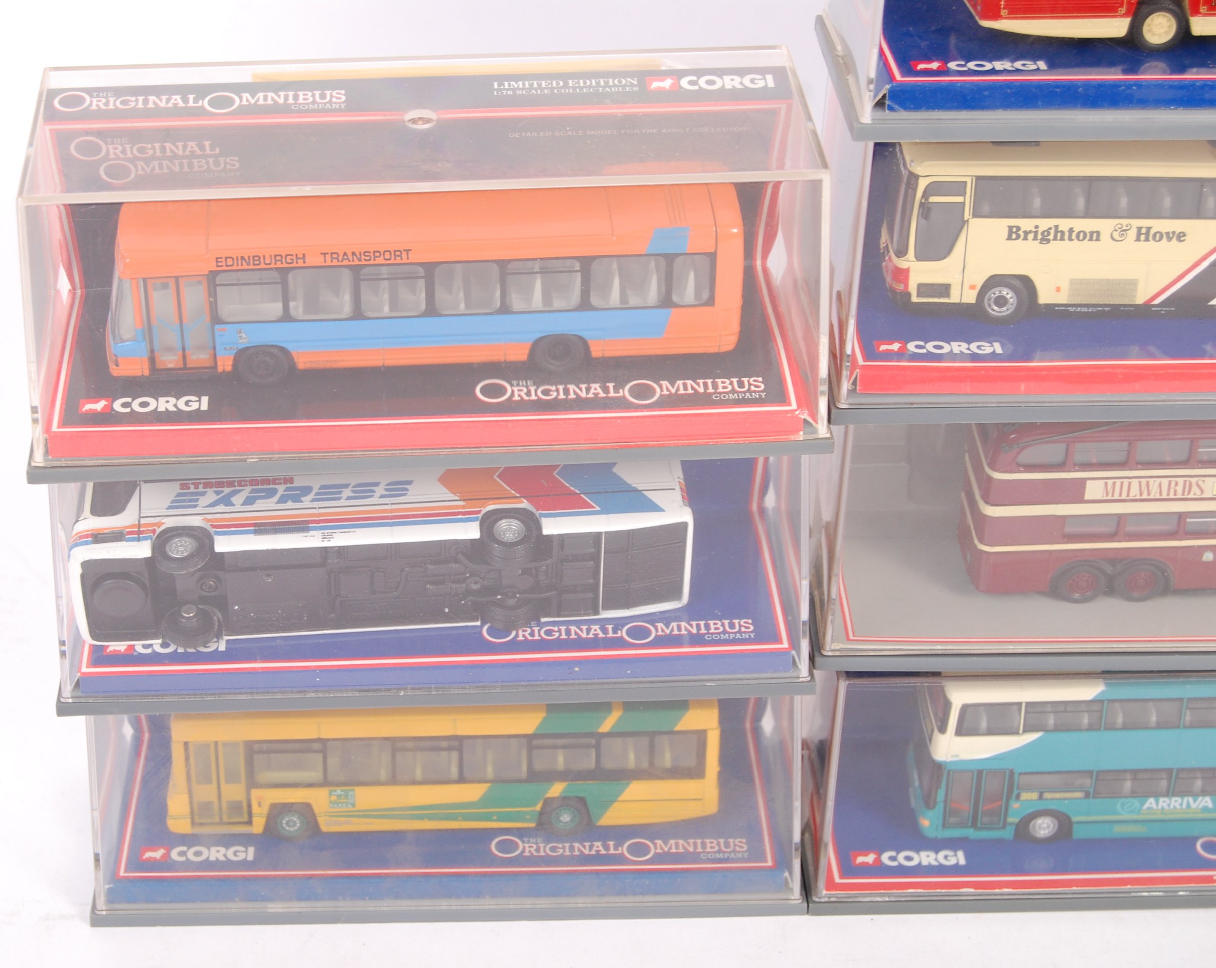 CORGI BUS OPERATORS IN BRITAIN & ORIGINAL OMNIBUS DIECAST MODELS - Image 2 of 4