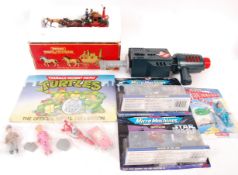 ASSORTED VINTAGE TOYS AND GAMES