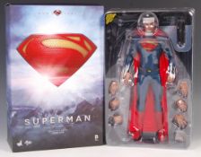 HOT TOYS - SUPERMAN COLLECTOR'S EDITION 1/6 SCALE ACTION FIGURE