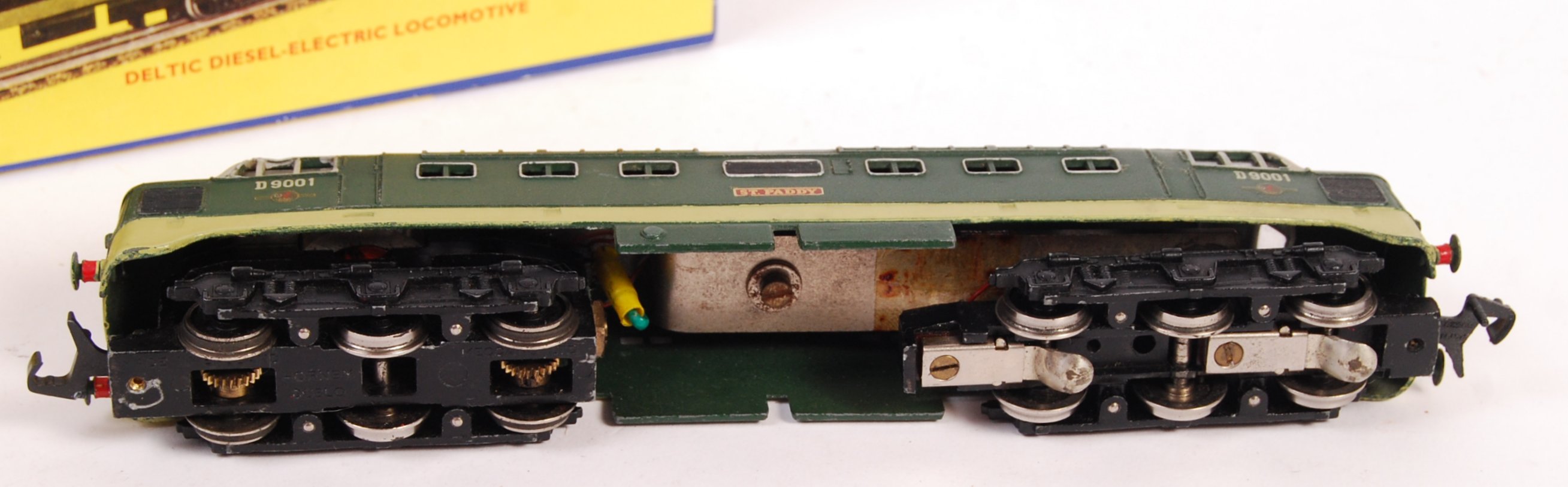 RARE VINTAGE HORNBY DUBLO 3-RAIL RAILWAY TRAINSET LOCOMOTIVE - Image 3 of 6