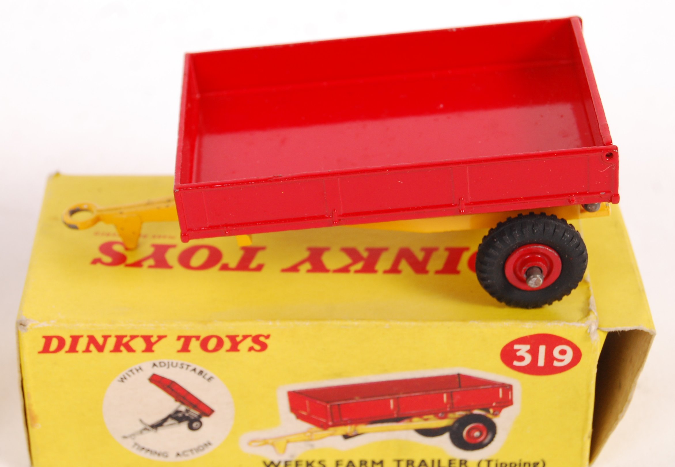 VINTAGE DINKY TOYS DIECAST MODEL TRACTOR & TRAILER BOXED - Image 3 of 5