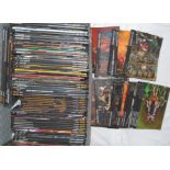 WARHAMMER - LARGE COLLECTION OF WARHAMMER / WHITE DWARF BOOKS