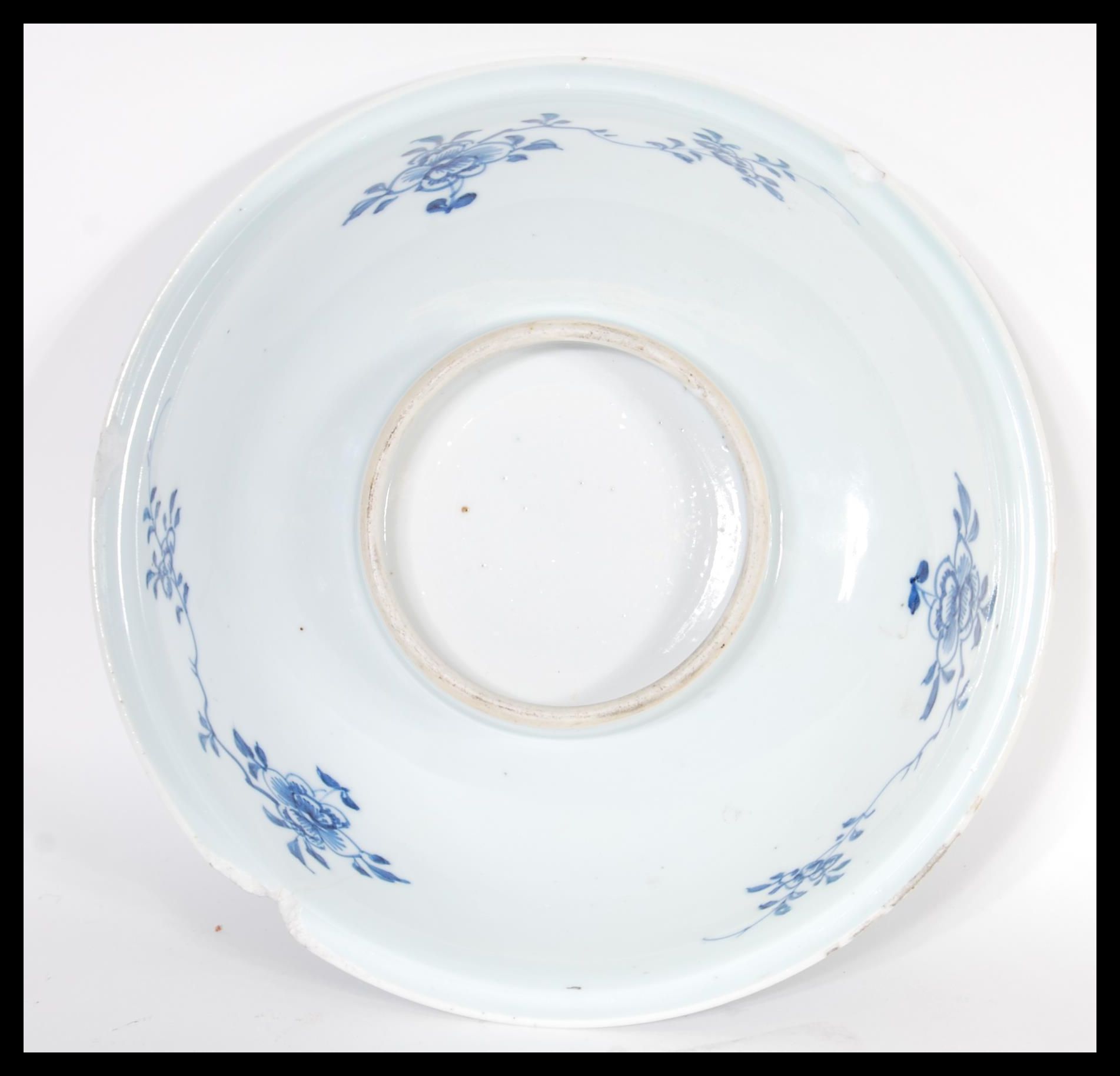 A 19th Century Chinese porcelain bowl having hand - Image 4 of 4