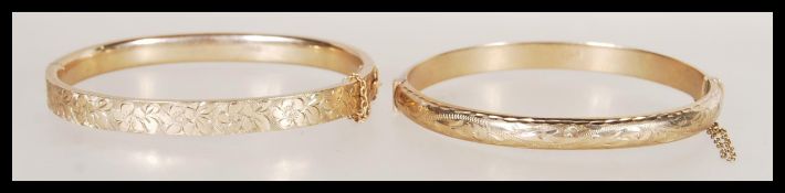 Two vintage hallmarked 9ct gold bangle bracelets o