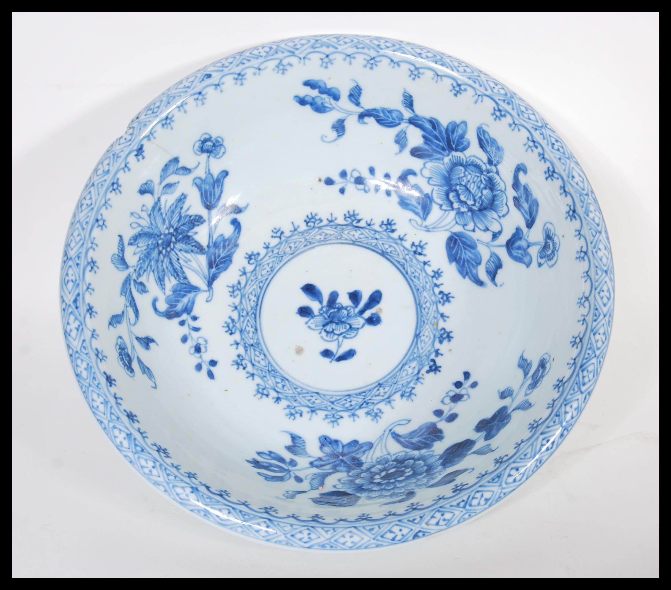 A 19th Century Chinese porcelain bowl having hand