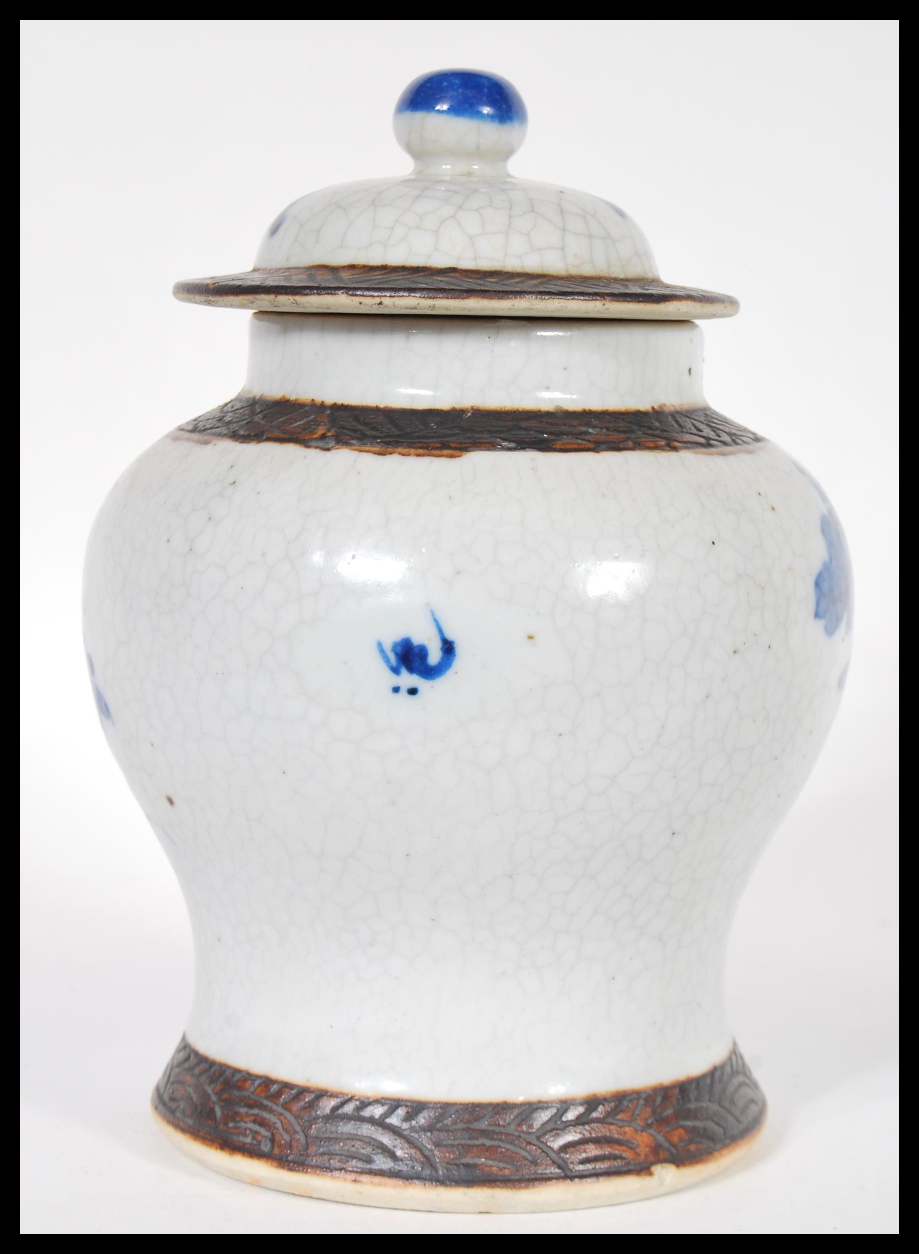 A 19th Century Chinese lidded jar or vase and cove - Image 2 of 6