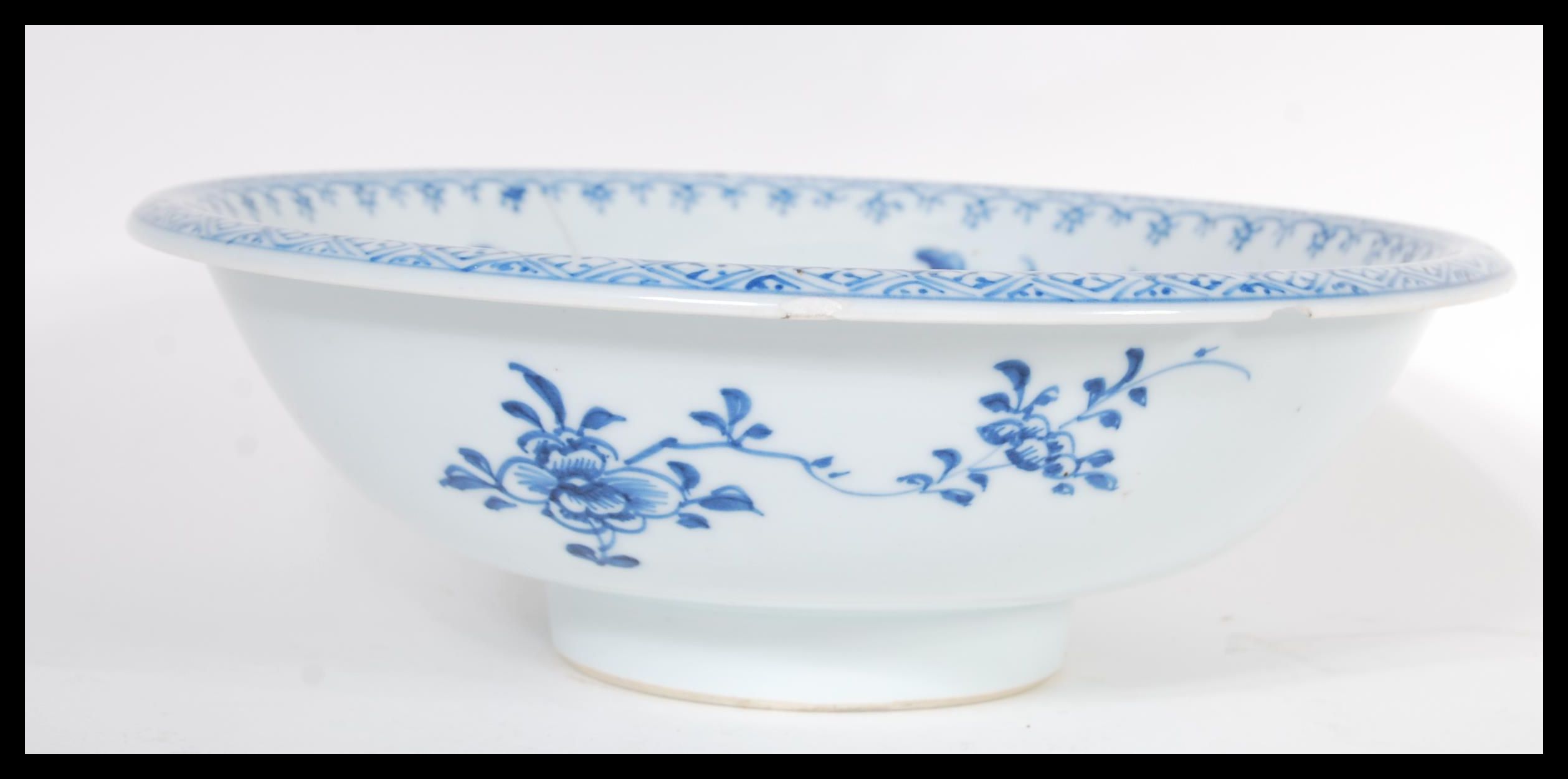 A 19th Century Chinese porcelain bowl having hand - Image 3 of 4