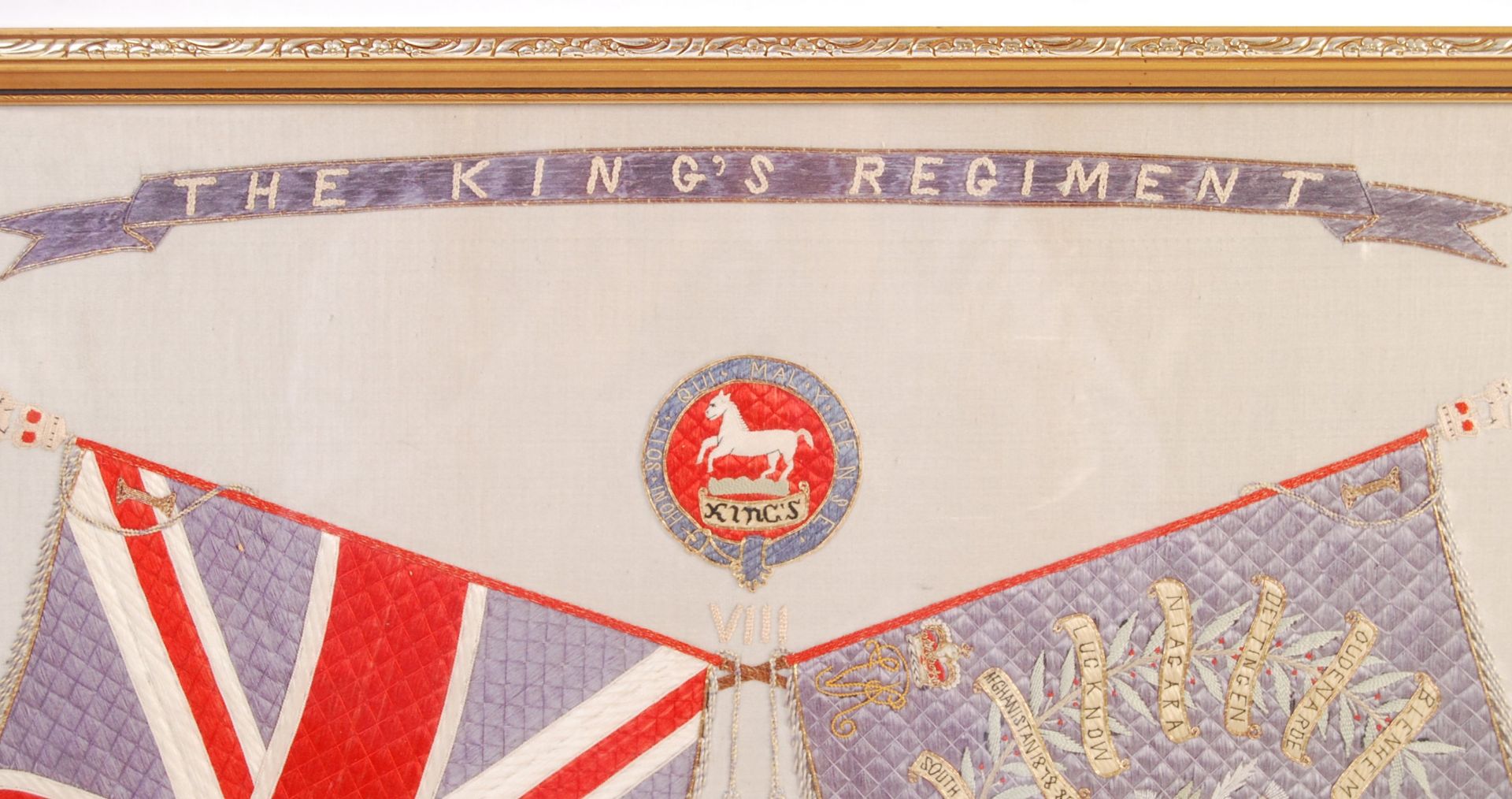 THE KING'S REGIMENT HAND MADE SILK COMMEMORATIVE PANEL - Bild 2 aus 4