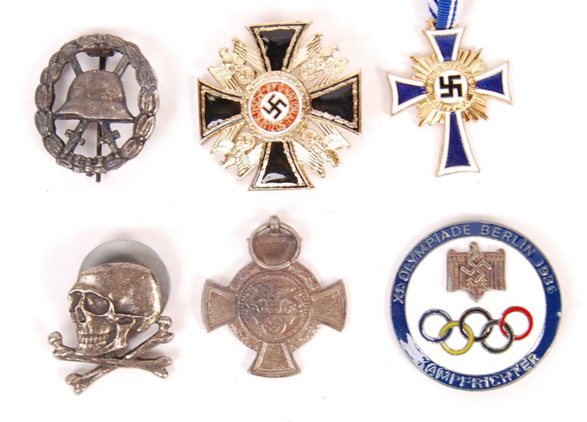 WWII GERMAN THIRD REICH NAZI REPRODUCTION MEDALS /