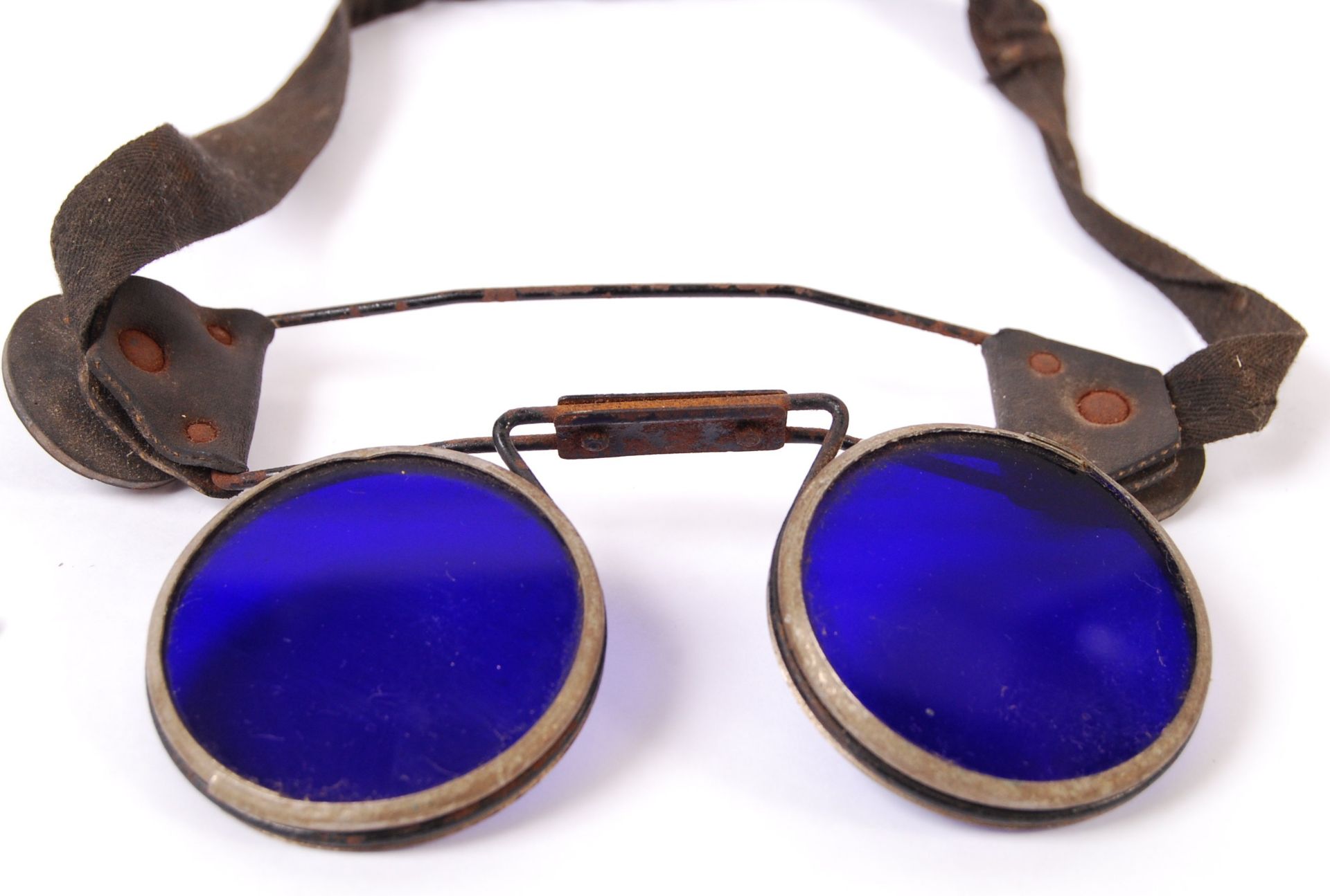 RARE WWII SECOND WORLD WAR GERMAN U-BOAT BLUE GOGGLES - Bild 3 aus 5