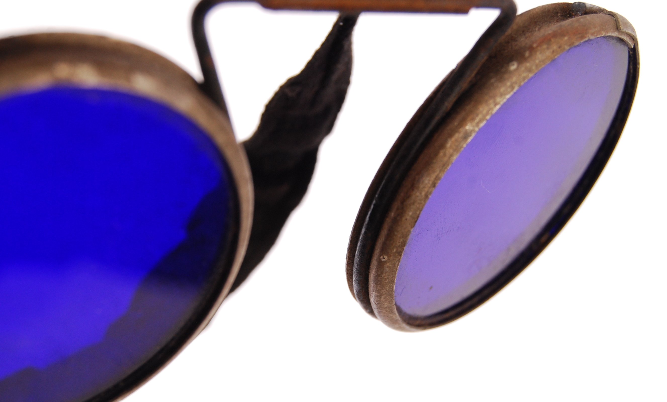 RARE WWII SECOND WORLD WAR GERMAN U-BOAT BLUE GOGGLES - Image 5 of 5