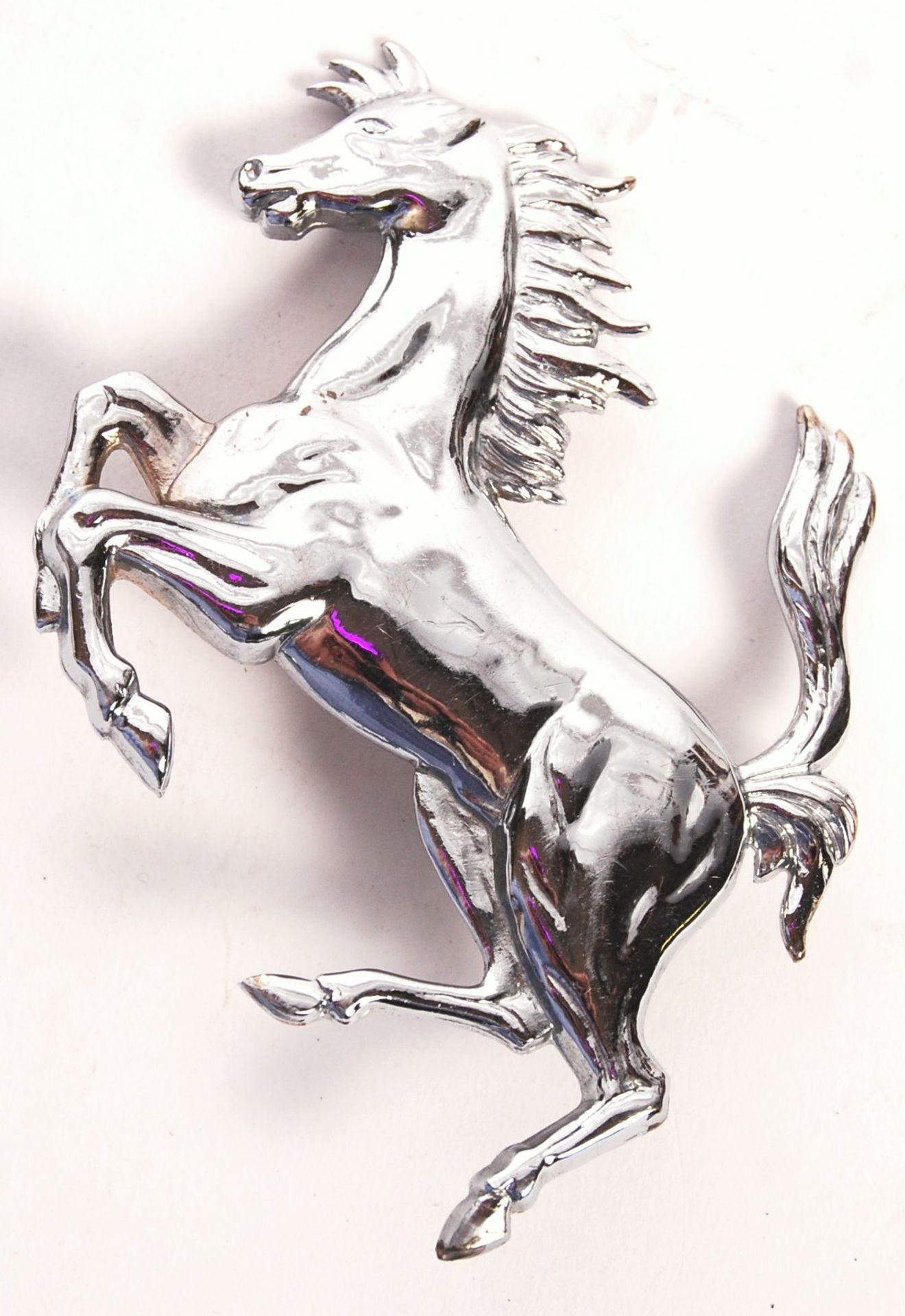 RARE PRANCING HORSE FERRARI SPORTS CAR MASCOT / BADGE - Bild 2 aus 3