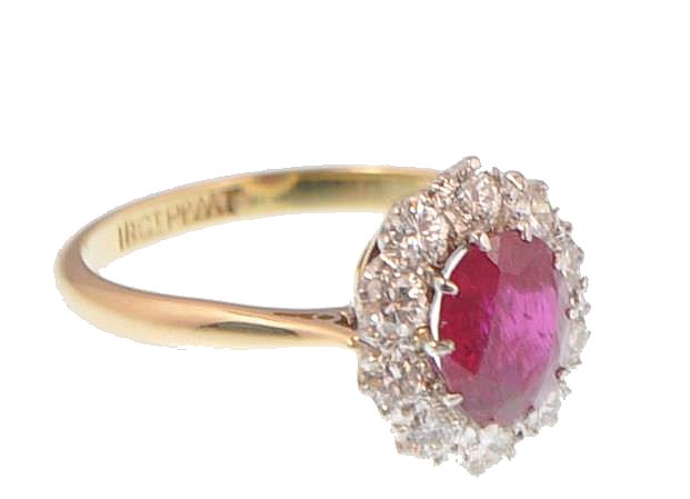 18CT GOLD PLATINUM RUBY AND DIAMOND CLUSTER RING - Image 3 of 4