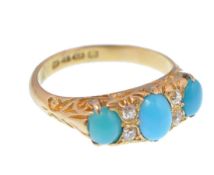 A HALLMARKED 18CT GOLD DIAMOND AND TURQUOISE RING
