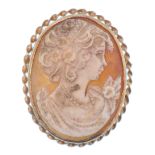 9CT GOLD LADIES HALLMARKED OVAL CAMEO BROOCH OF A MAIDEN