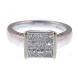 HALLMARKED 18CT WHITE GOLD DIAMOND & CLUSTER LADIES RING