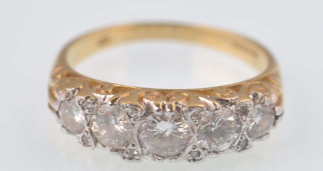 18CT GOLD AND 5 STONE DIAMOND RING APPROX 0.85CT - Image 4 of 7