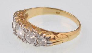 18CT GOLD AND 5 STONE DIAMOND RING APPROX 0.85CT