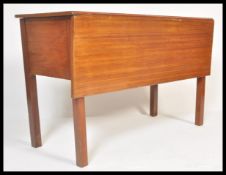 A 19th Century Victorian mahogany pembroke drop le