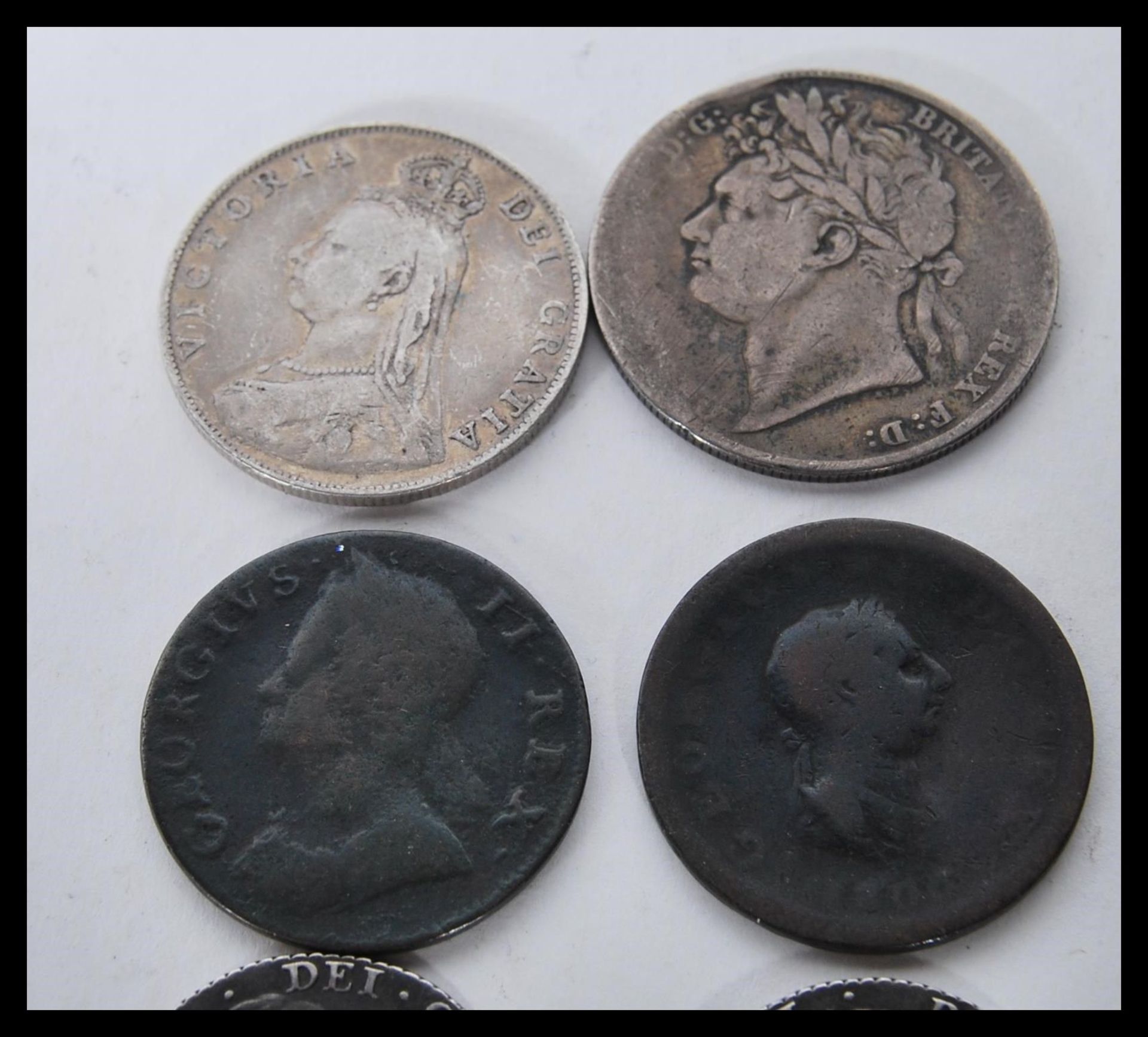 A collection of silver and copper coins dating from the 18th Century to include two 1787 George - Bild 8 aus 13