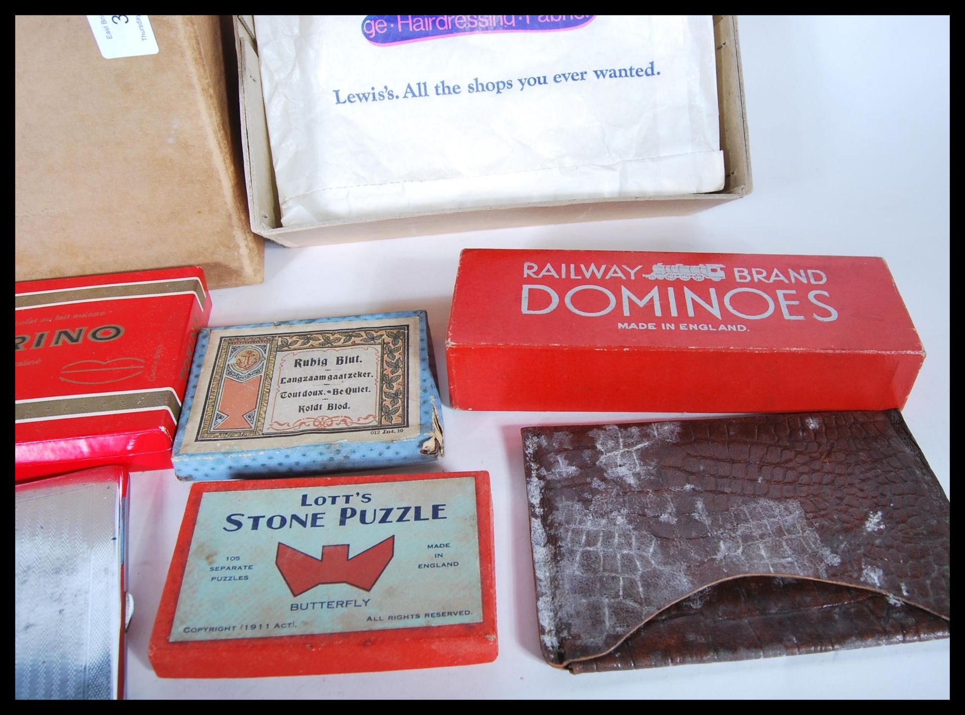 A collection of vintage miscellaneous items to include a white silk scarf,cigarette cases, playing - Bild 4 aus 4